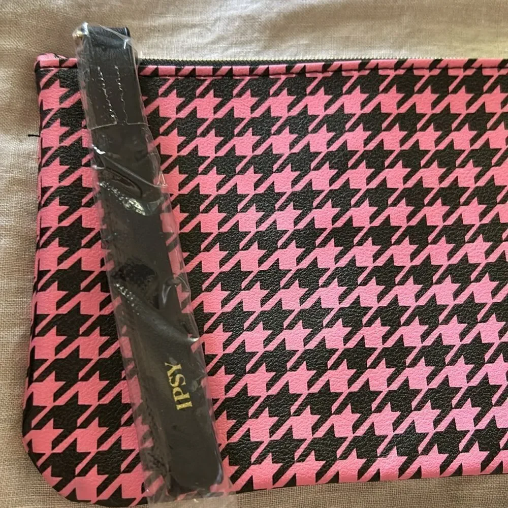 MAC PRO EYE PALETTE THE ROMANTIC .21 OZ / 6 G new in the box Ipsy bag